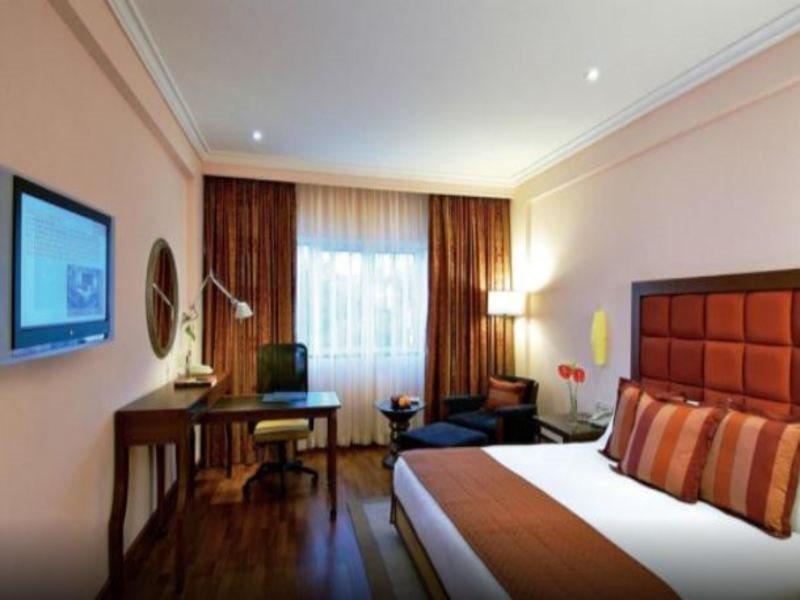 Vivanta Bengaluru Residency Road Exteriör bild