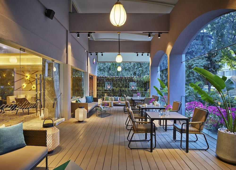 Vivanta Bengaluru Residency Road Exteriör bild