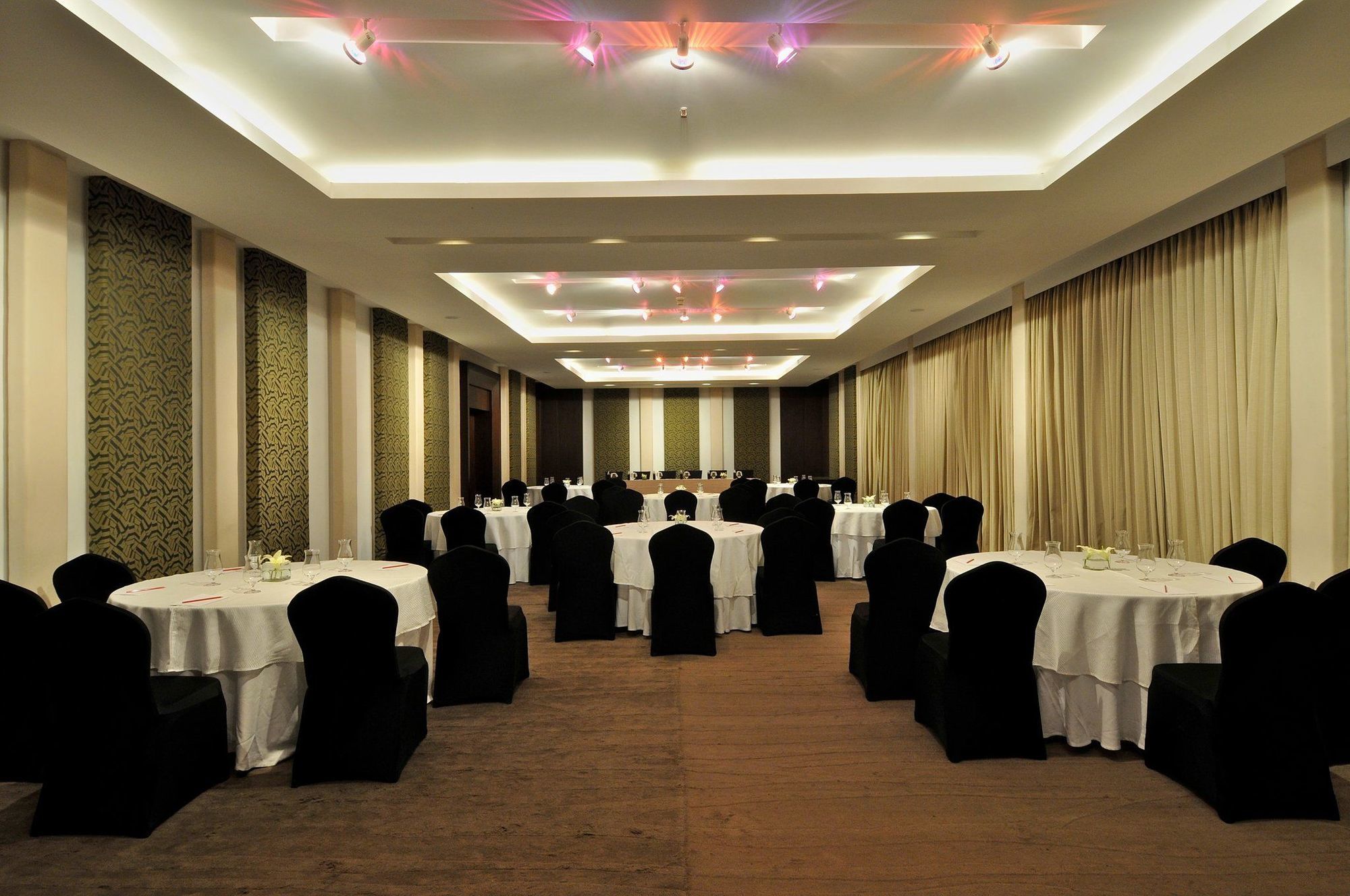Vivanta Bengaluru Residency Road Restaurang bild