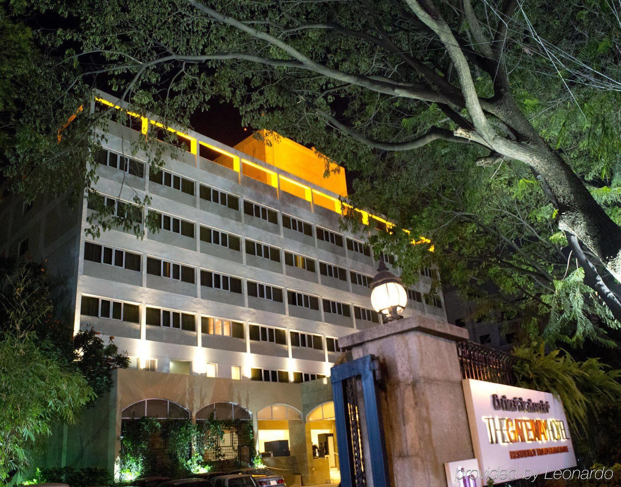 Vivanta Bengaluru Residency Road Exteriör bild